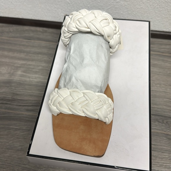 Guess Women's Raign Puffy Woven Flat Sandals - Picture 4 of 7